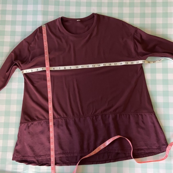 Lululemon Ease of Mind top size S maybe a 4 - Picture 5 of 8